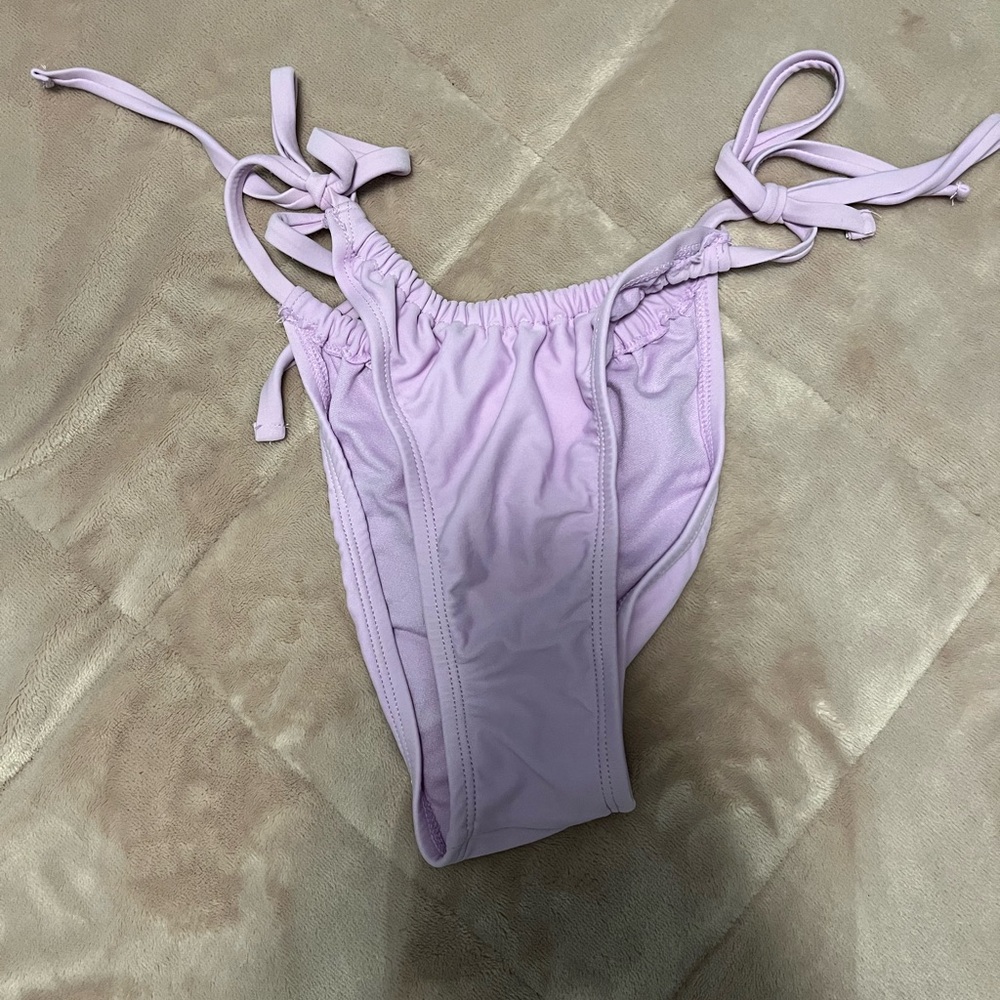 Lavender size medium cheeky bikini bottoms great condition